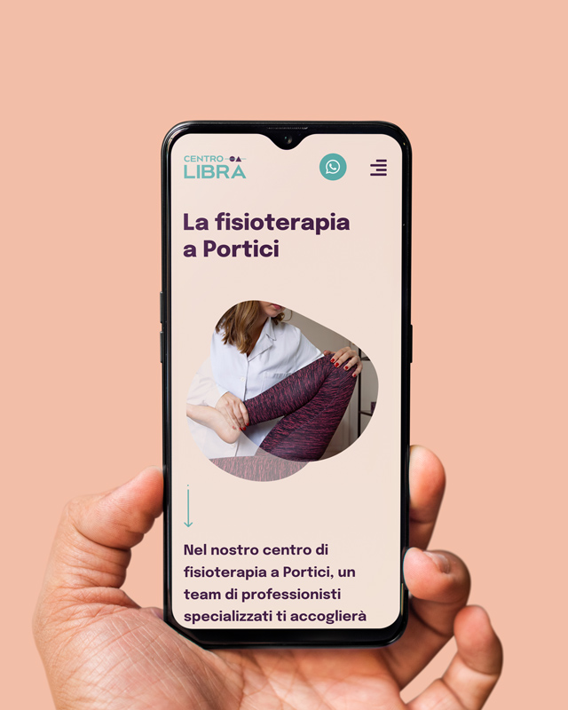 Mobile-Mockups-vol-02---Holding-Android-Smartphone---01